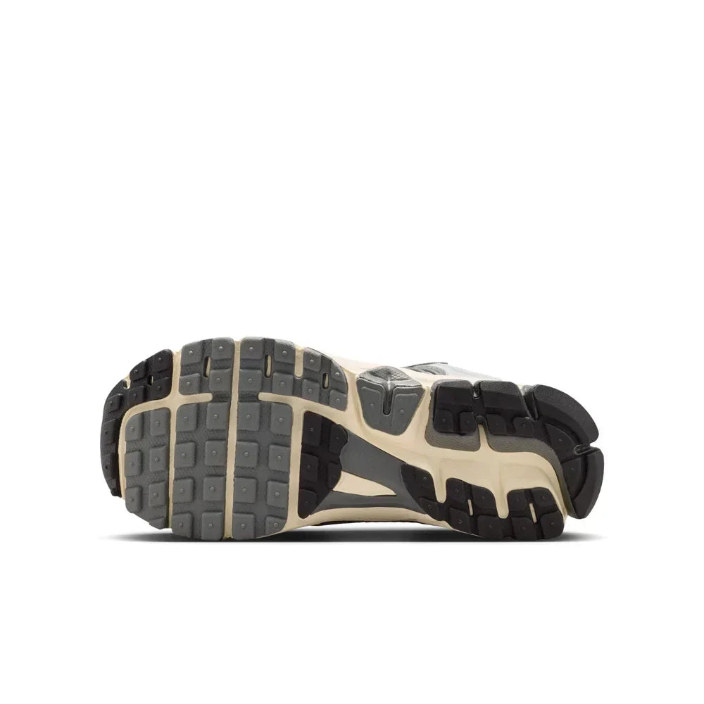 Nike Vomero 5 Big Kids' Shoes