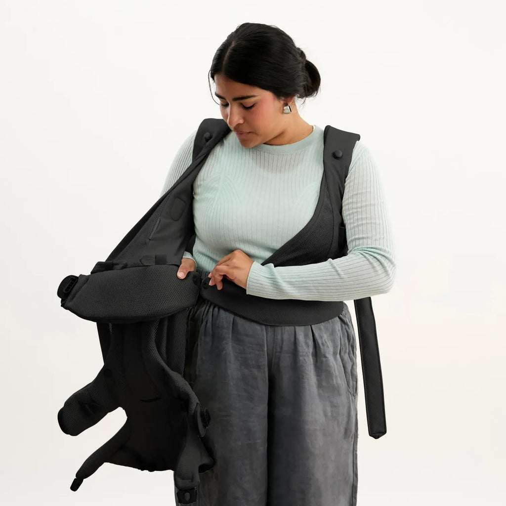 BabyBjörn Baby Carrier Hold